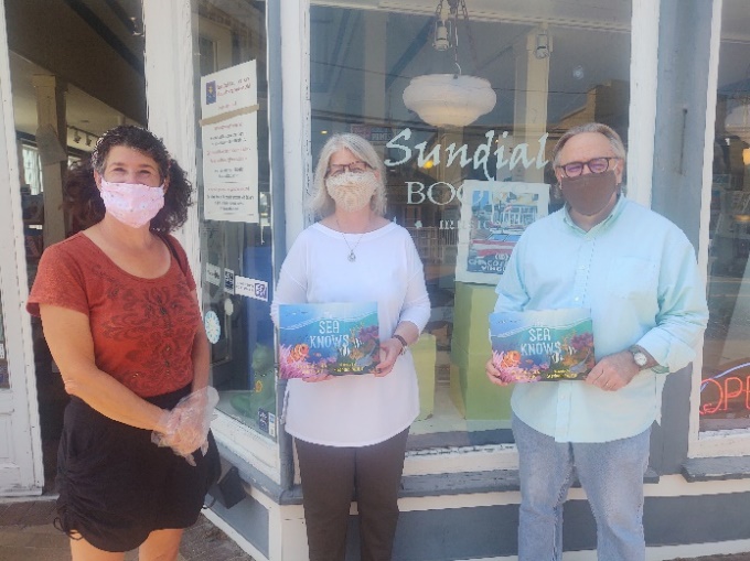 Alice with owners of Sundial Books